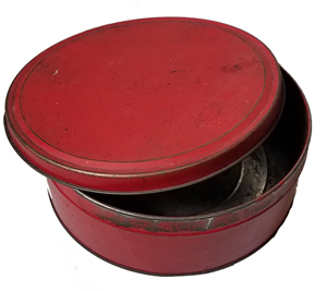 red cookie tin